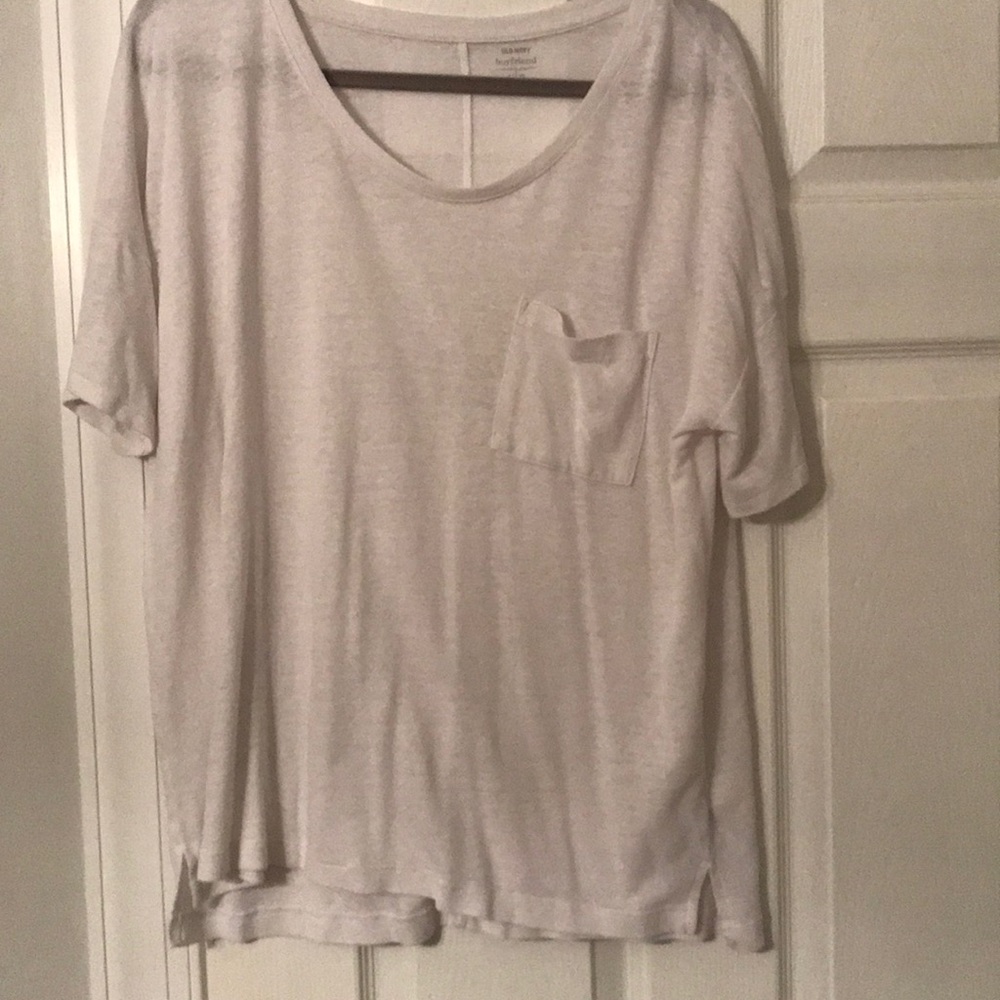 White boyfriend tee